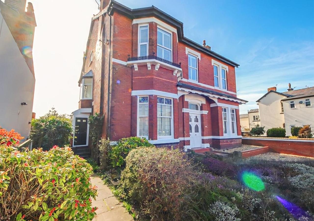 Spacious Victorian Birkdale Apartment With Garden 绍斯波特 外观 照片