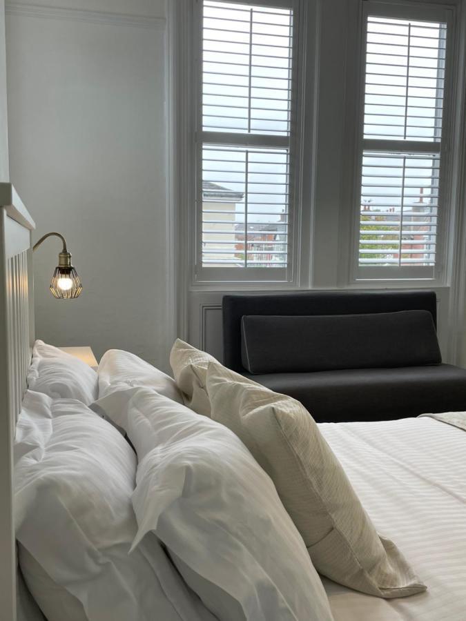 Spacious Victorian Birkdale Apartment With Garden 绍斯波特 外观 照片